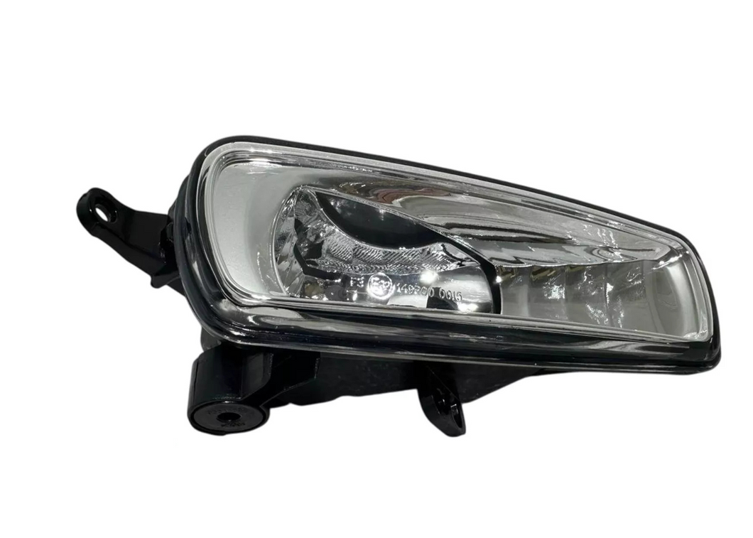 2015 2016 2017 2018 2019 2020 2021 2022 2023 2024 Ford Focus Transit 150 250 350 350HD E-Transit Right Front Bumper Fog Light Lamp Passenger Side