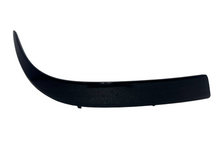 Load image into Gallery viewer, 2021 2022 2023 2024 2025 Toyota Highlander XSE Front Bumper Insert Molding Trim Gloss Black Right Passenger Side