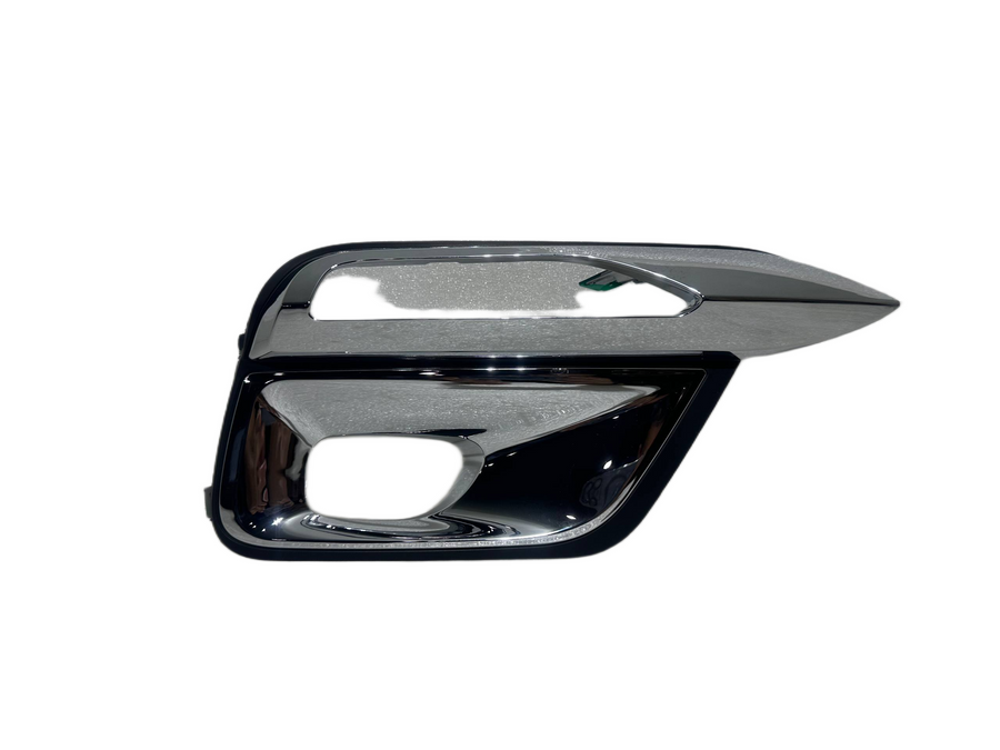 2015 2016 2017 Infiniti QX80 Front Bumper Fog Light Cover Right Passenger Side Chrome
